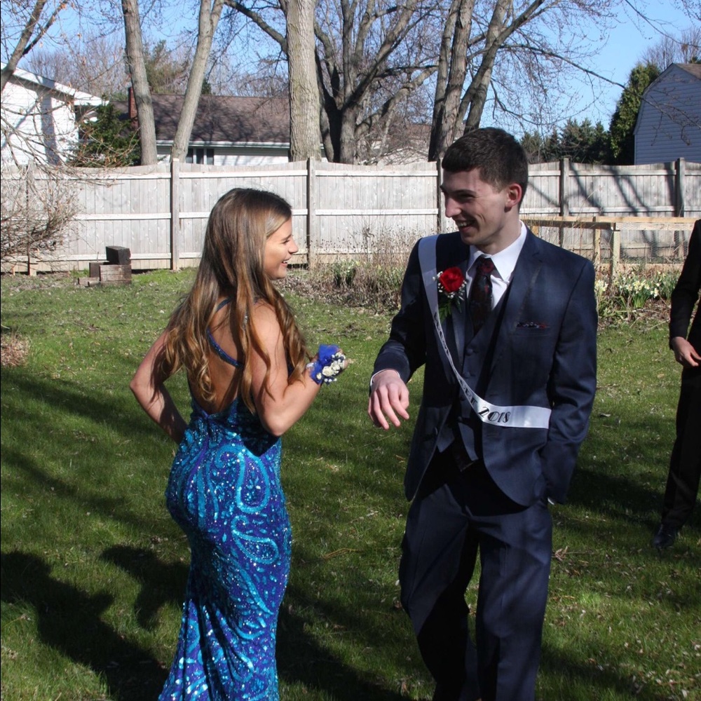 Selling my prom dress!!!